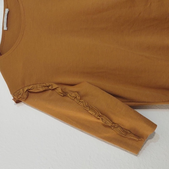 USED ZARA MUSTARD COLOR MID LENGTH SLEEVE -WINTER 2017-2018 - Picture 3 of 8